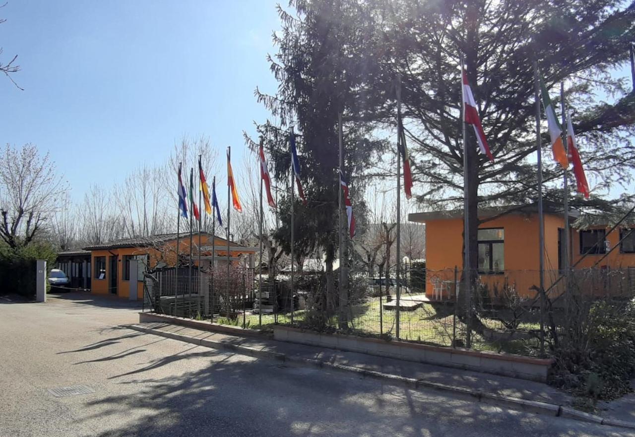 Camping La Chiocciola Hotel Capannole Esterno foto