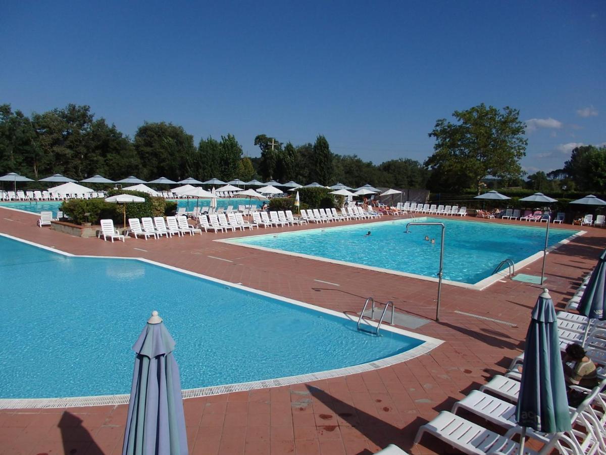 Camping La Chiocciola Hotel Capannole Esterno foto