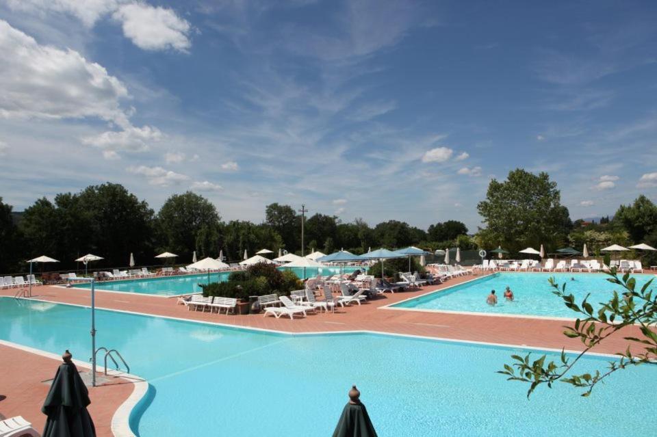 Camping La Chiocciola Hotel Capannole Esterno foto